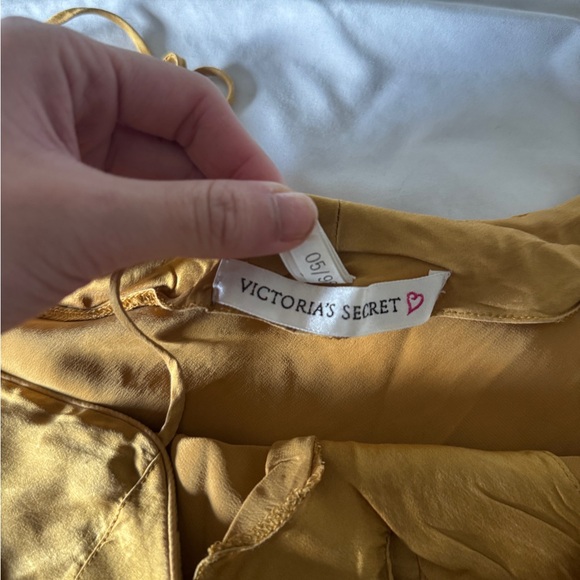 Vintage 90s Victoria’s Secret 100% Silk Camisole Top - Gold Mustard - Picture 9 of 12